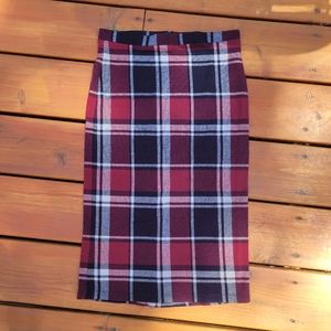 4/$20 Red/blue plaid pencil skirt